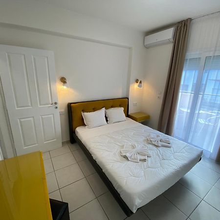 Opalium Beach Front Suites Potos Bagian luar foto