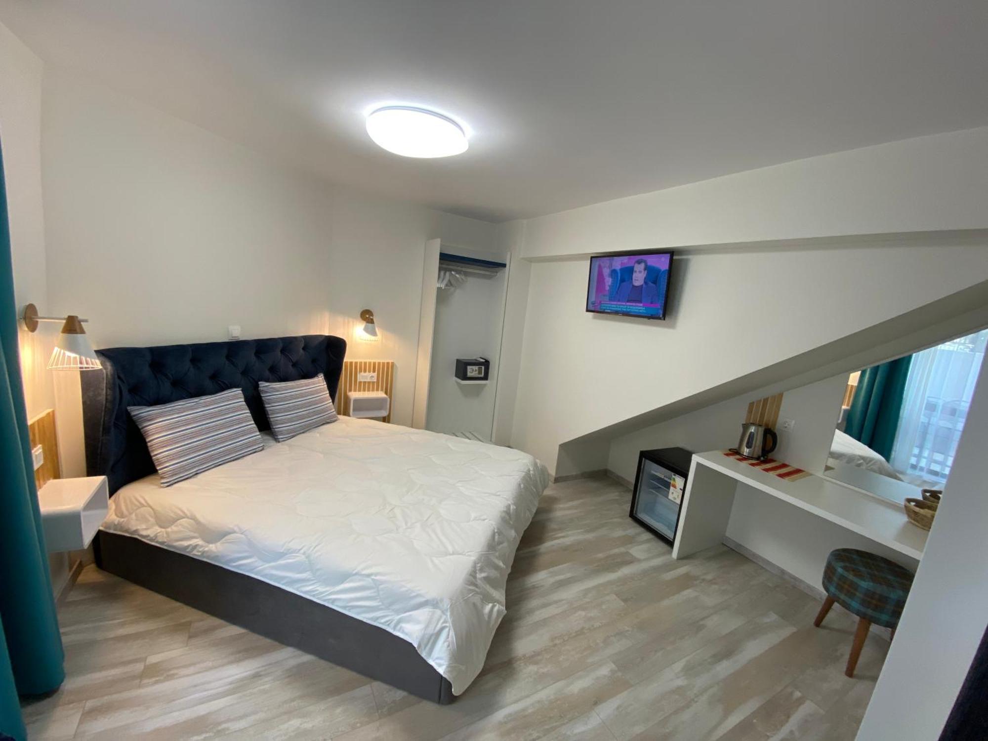 Opalium Beach Front Suites Potos Bagian luar foto