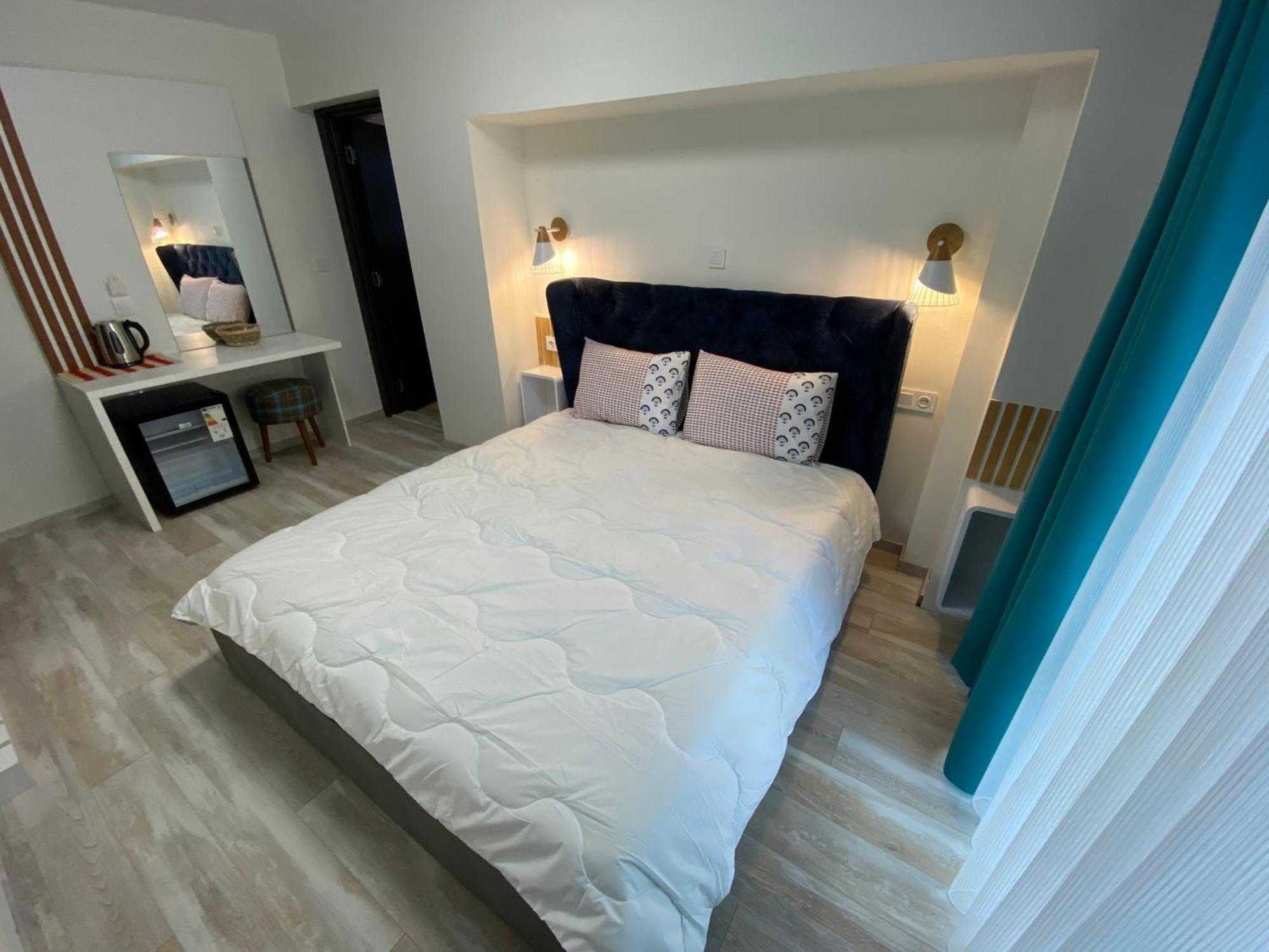 Opalium Beach Front Suites Potos Bagian luar foto
