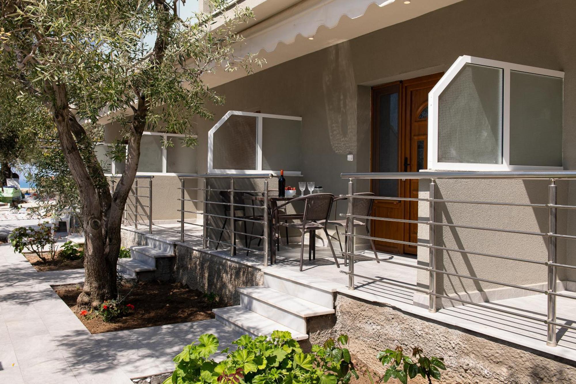 Opalium Beach Front Suites Potos Bagian luar foto