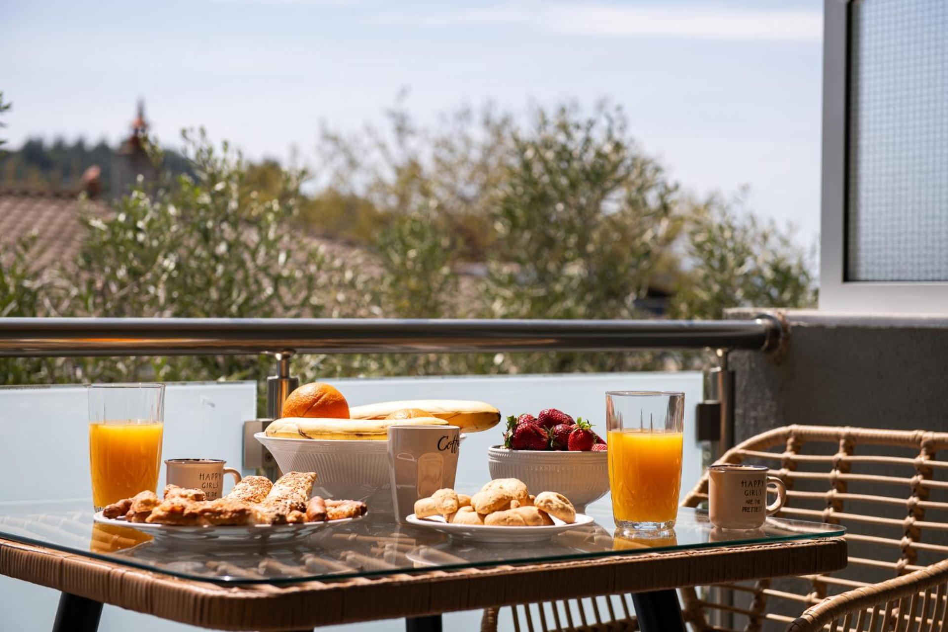 Opalium Beach Front Suites Potos Bagian luar foto