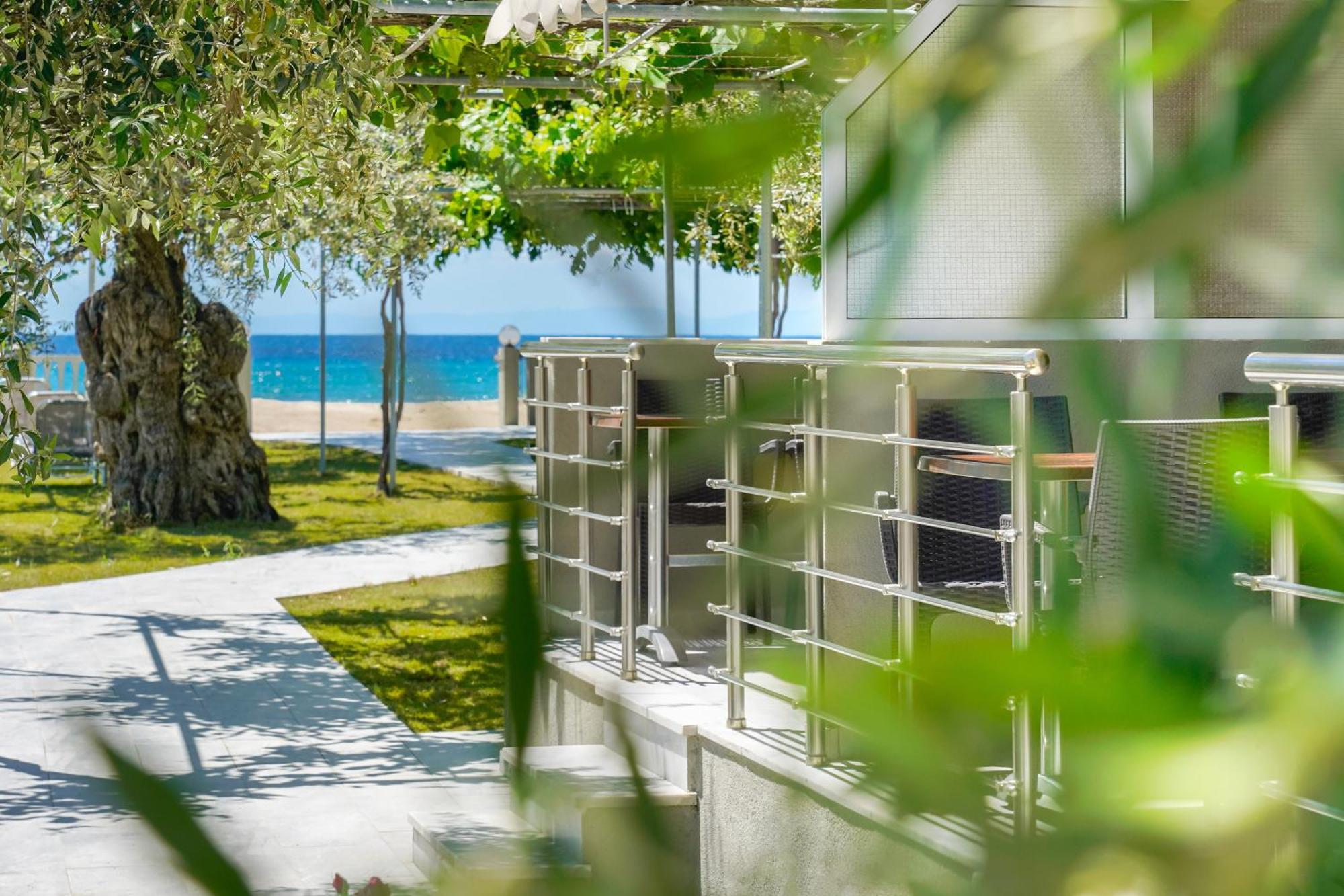 Opalium Beach Front Suites Potos Bagian luar foto