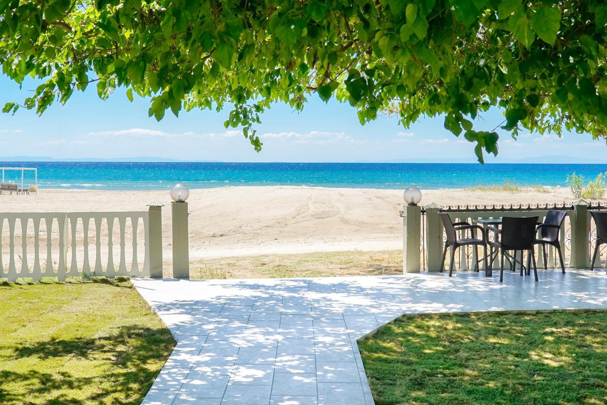 Opalium Beach Front Suites Potos Bagian luar foto