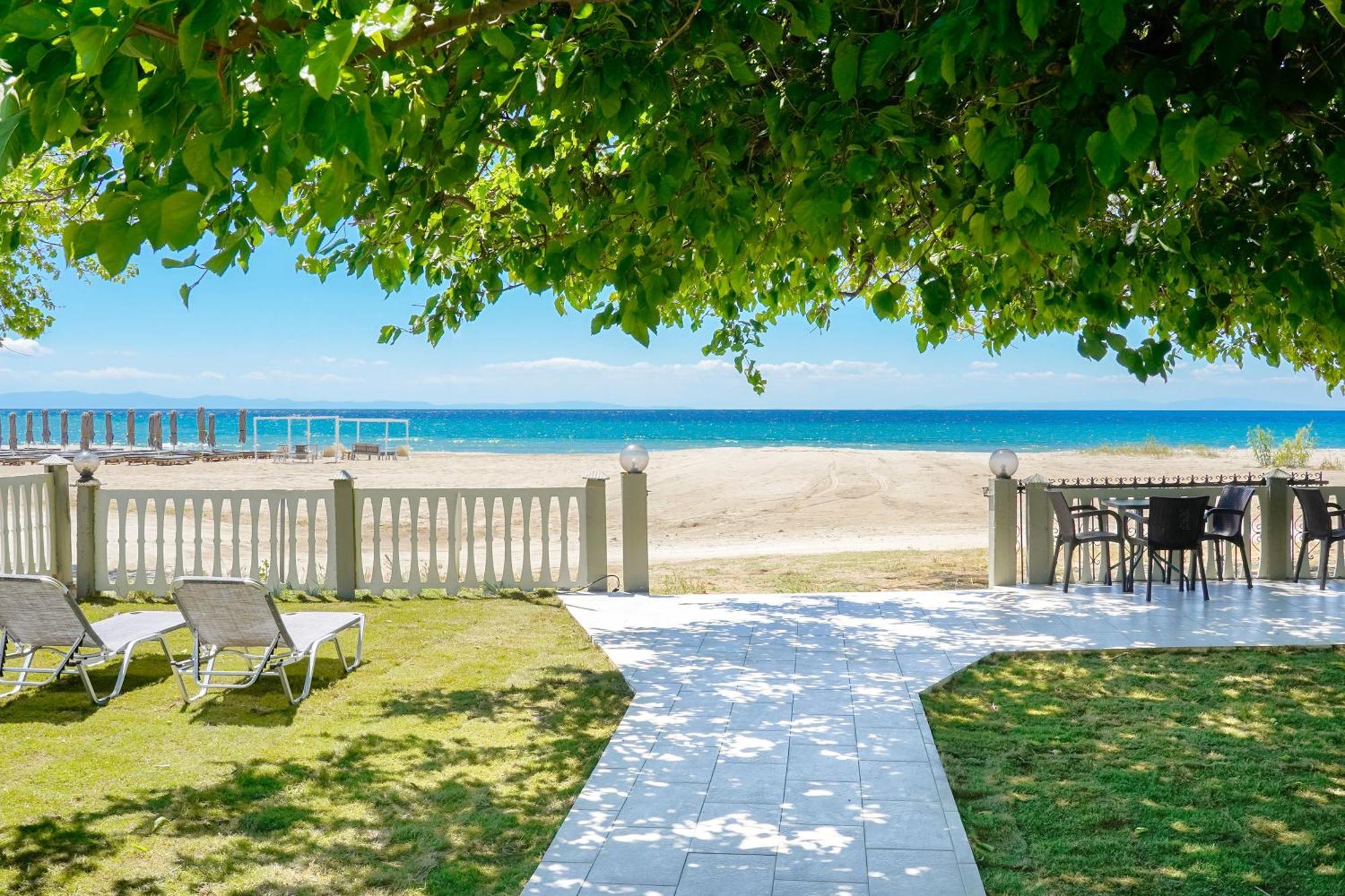 Opalium Beach Front Suites Potos Bagian luar foto